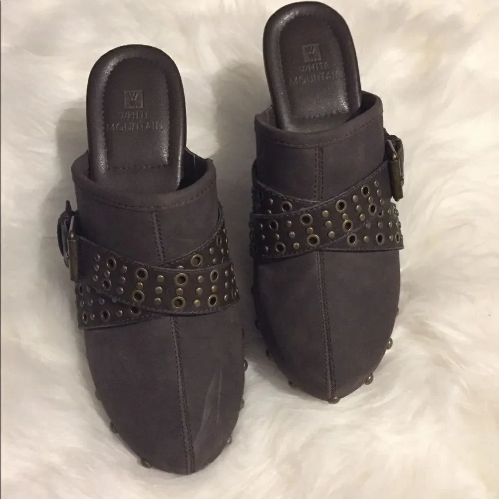 White Mountain women's platform brown mules with gold buckle and studs Size 7 - Picture 3 of 4